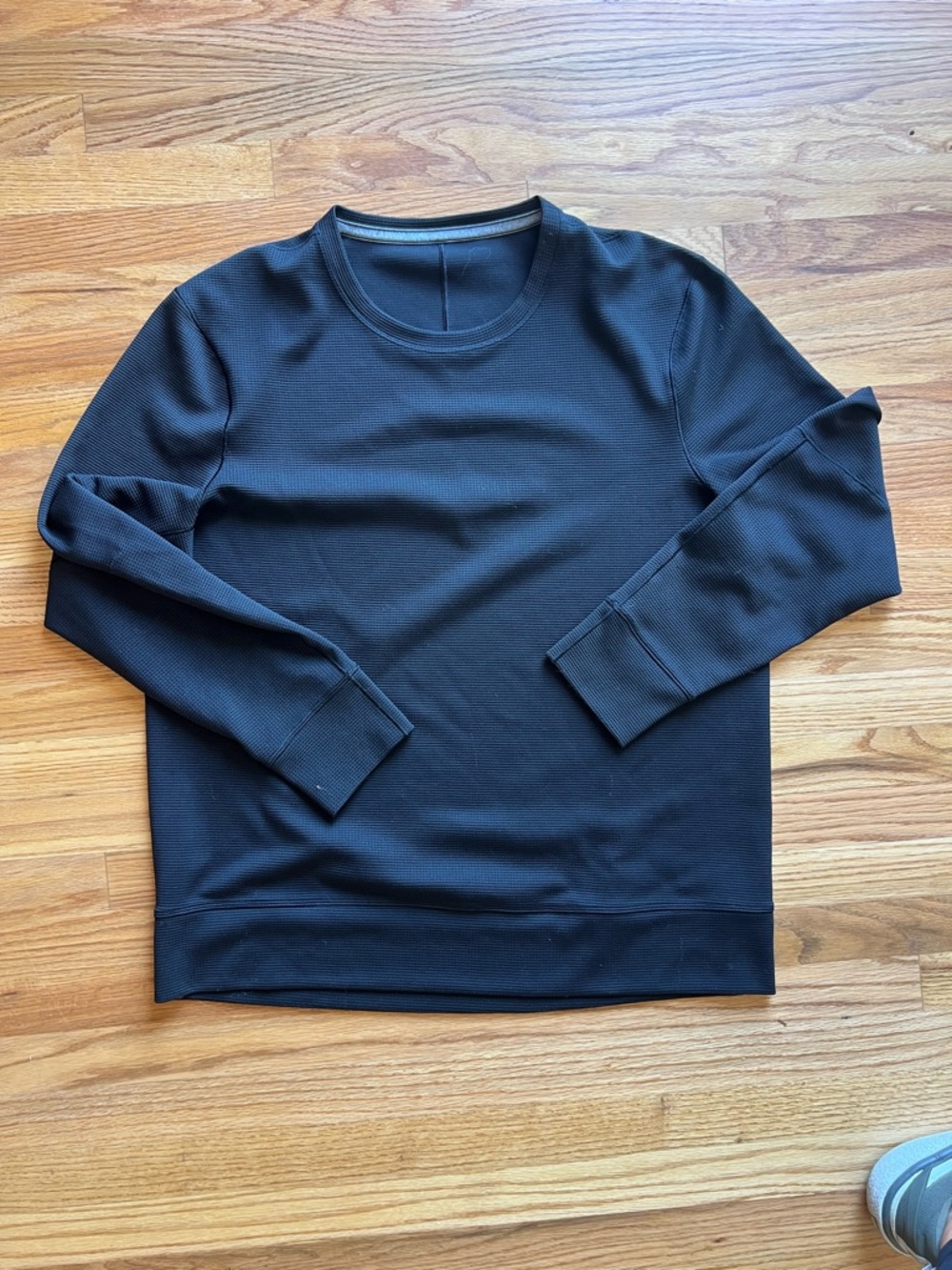 Lululemon Black Crewneck Tech Waffle - Classic Minimal- large